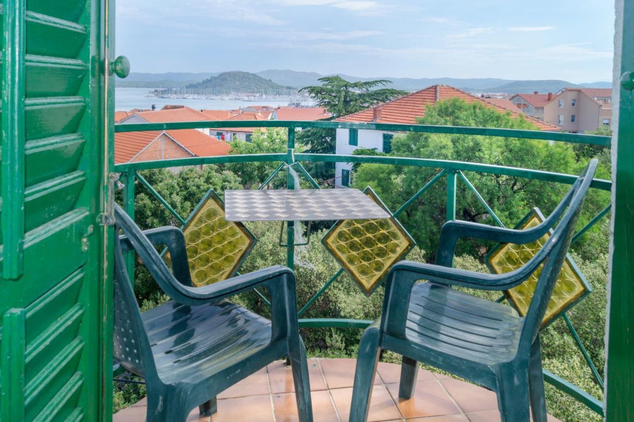 Apartment Stella Murter Esterno foto
